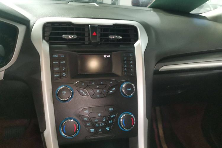 Used Ford Mondeo 2013 1.5L GTDi180 Fashion Edition Audio And AC Panel