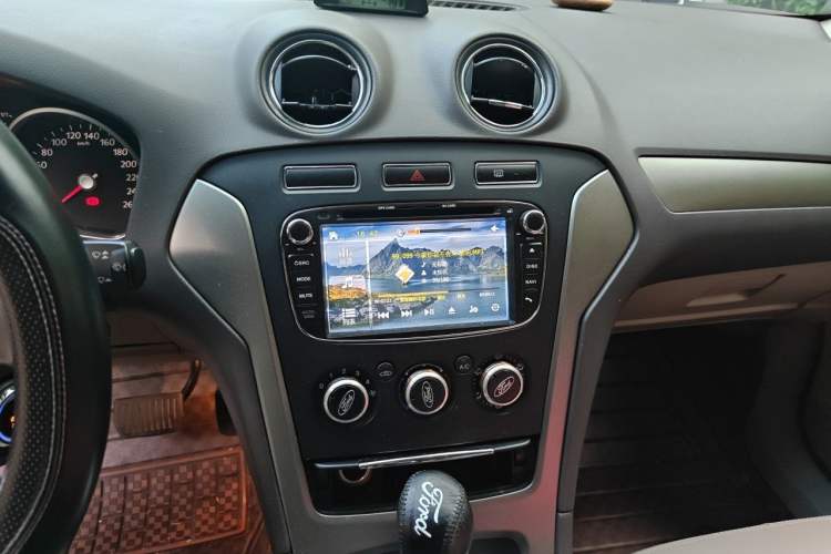 Used Ford Mondeo 2013 2.3L Fashion Edition Audio And AC Panel
