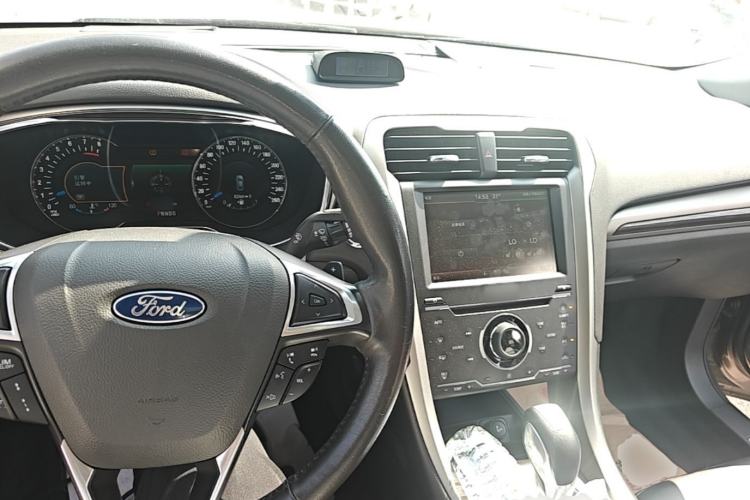 Used Ford Mondeo 2013 2.0L GTDi240 Flagship Edition Center Console