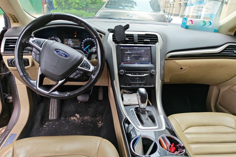 Used Ford Mondeo 2013 1.5L GTDi180 Fashion Edition Center Console