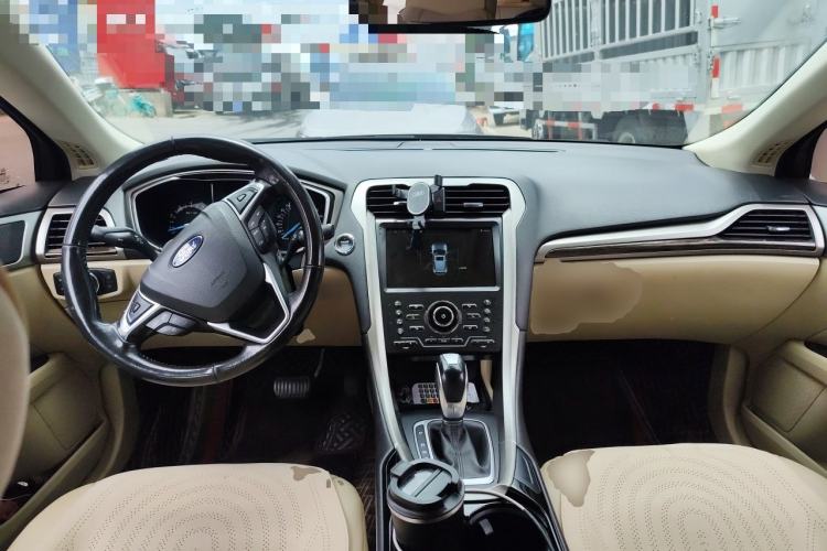 Used Ford Mondeo 2013 2.0L GTDi 200 Fashion Edition Center Console