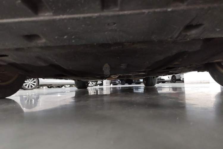 Used Ford Mondeo 2013 2.0L GTDi 200 Luxury Model Chassis Front