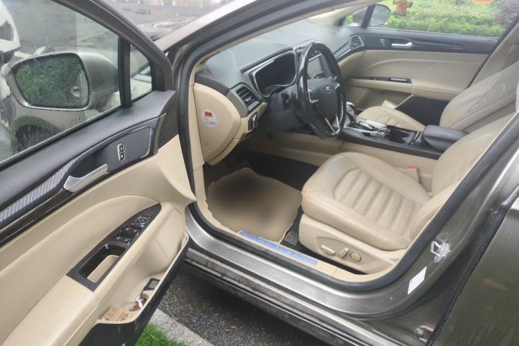 Used Ford Mondeo 2013 2.0L GTDi 200 Fashion Edition Driver Seat