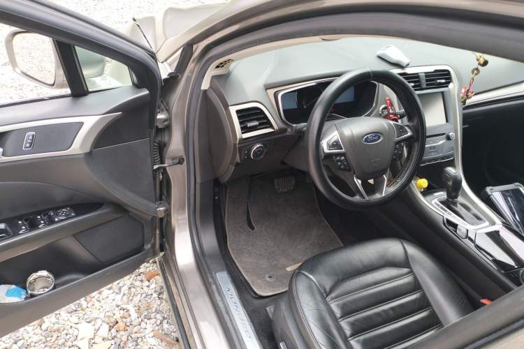 Used Ford Mondeo 2013 2.0L GTDi 200 Luxury Model Driver Seat