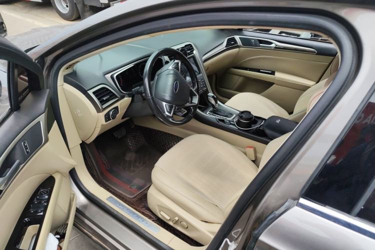 Used Ford Mondeo 2013 2.0L GTDi 200 Fashion Edition Driver Seat