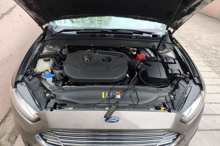 Used Ford Mondeo 2013 2.0L GTDi 200 Luxury Model Engine Bay