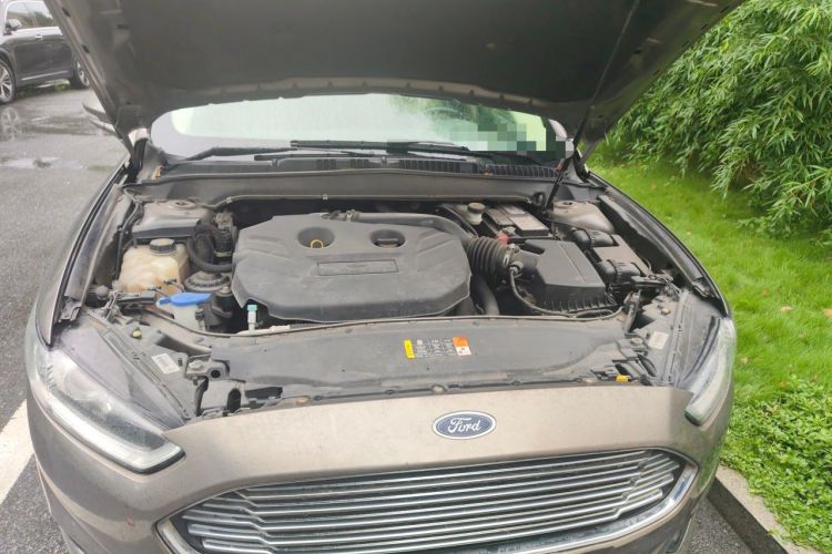 Used Ford Mondeo 2013 2.0L GTDi 200 Fashion Edition Engine Bay