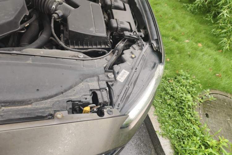 Used Ford Mondeo 2013 2.0L GTDi 200 Fashion Edition Engine Bay Left