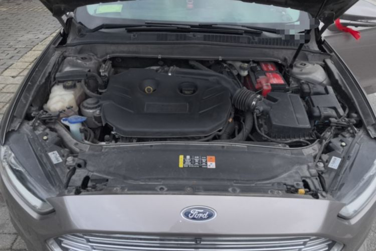 Used Ford Mondeo 2013 2.0L GTDi 200 Fashion Edition Engine Bay