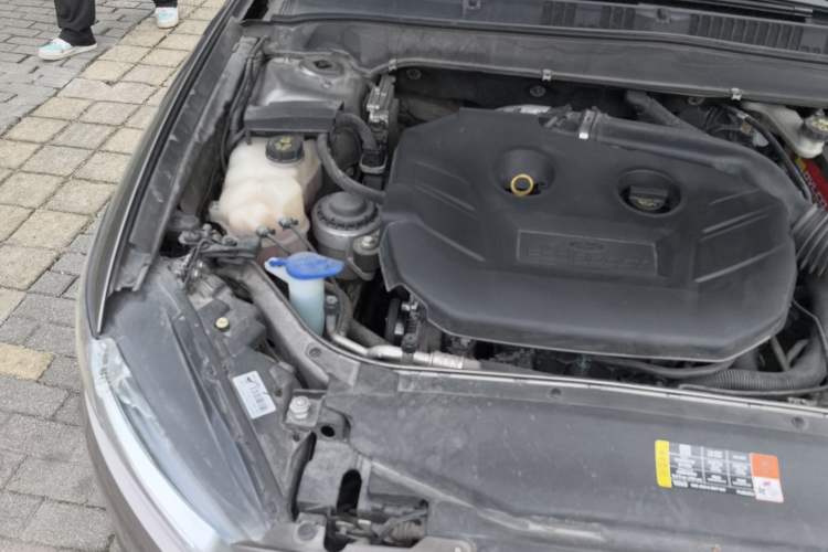 Used Ford Mondeo 2013 2.0L GTDi 200 Fashion Edition Engine Bay Right