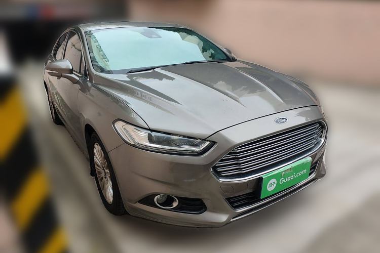 Used Ford Mondeo 2013 2.0L GTDi 200 Luxury Model Front Right 45 Deg