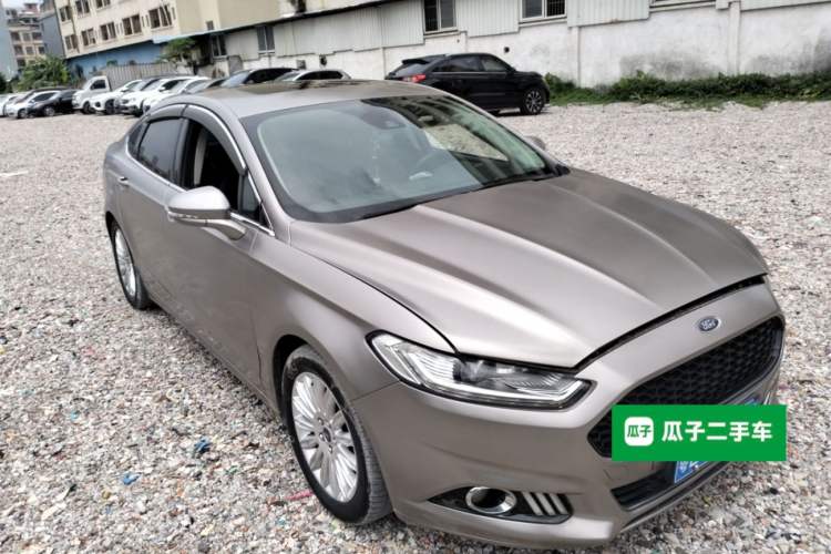 Used Ford Mondeo 2013 2.0L GTDi 200 Luxury Model Front Right 45 Deg