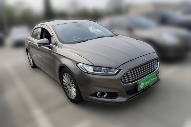 Used Ford Mondeo 2013 2.0L GTDi 200 Luxury Model Front Right 45 Deg