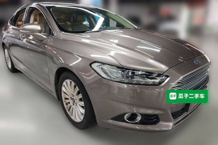 Used Ford Mondeo 2013 2.0L GTDi 200 Luxury Model Front Right 45 Deg