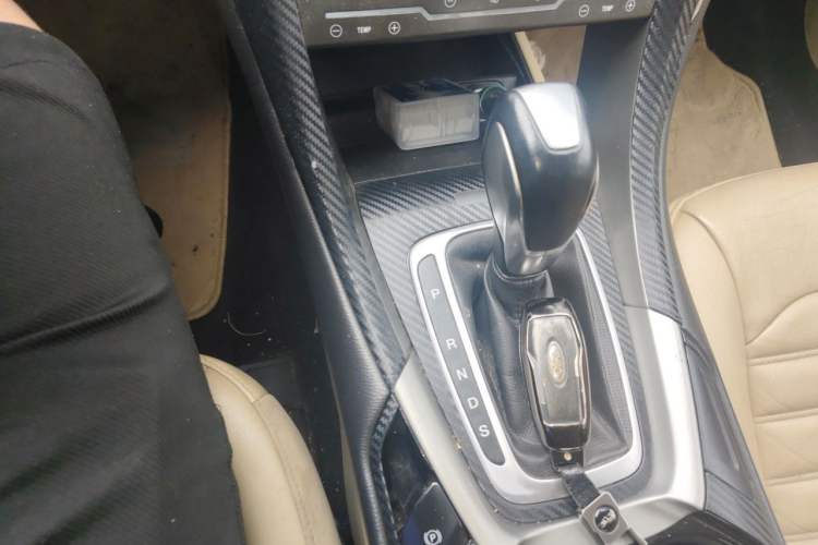 Used Ford Mondeo 2013 2.0L GTDi 200 Fashion Edition Gear Lever