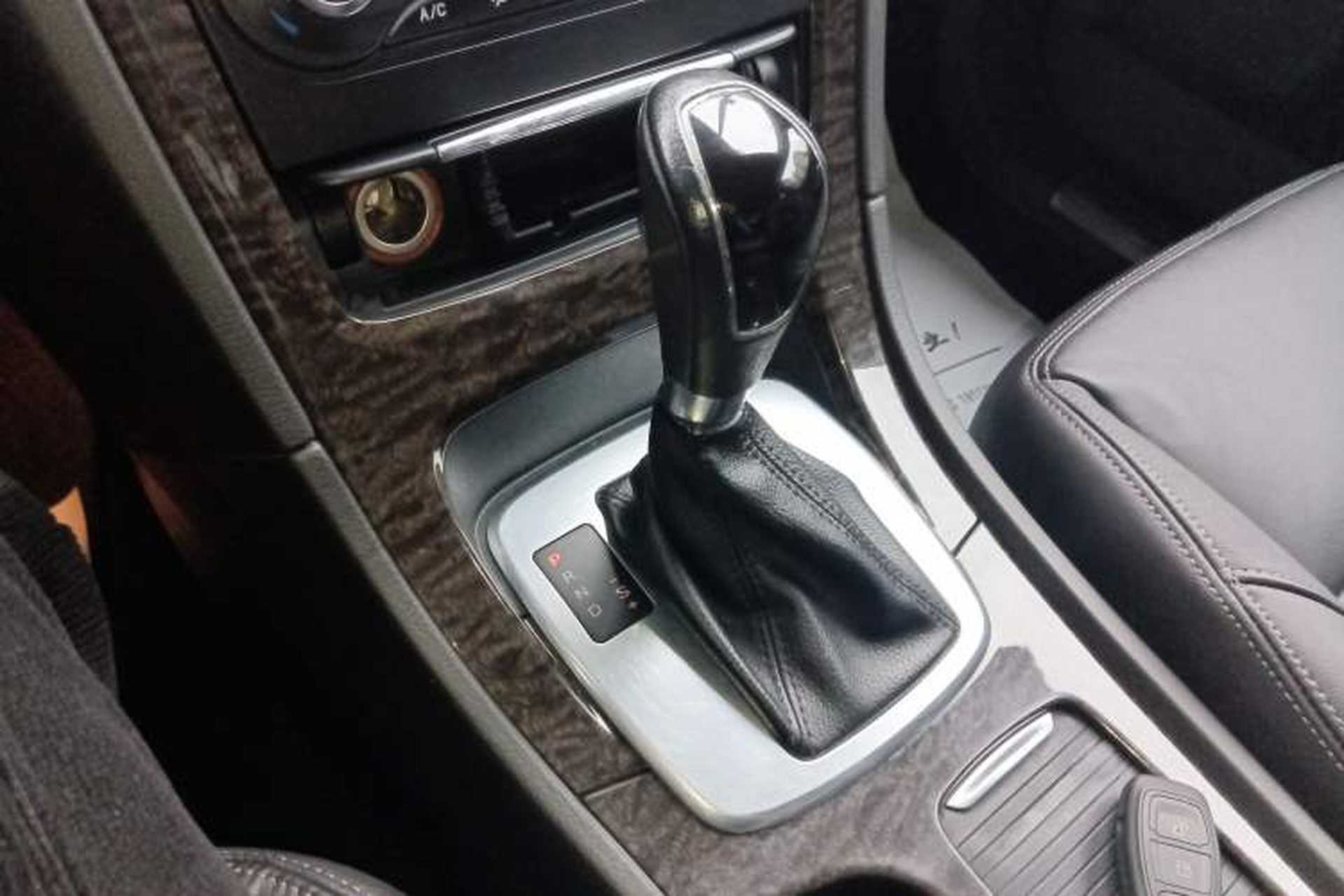 Used Ford Mondeo 2013 2.3L Luxury Model Gear Lever