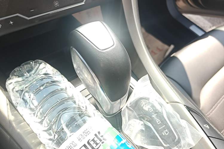 Used Ford Mondeo 2013 2.0L GTDi240 Flagship Edition Gear Lever
