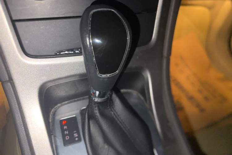 Used Ford Mondeo 2013 2.3L Fashion Edition Gear Lever