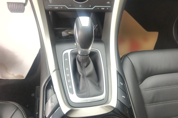 Used Ford Mondeo 2013 2.0L GTDi240 Flagship Edition Gear Lever