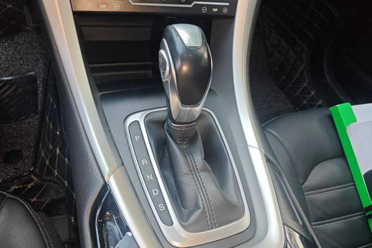 Used Ford Mondeo 2013 1.5L GTDi180 Fashion Edition Gear Lever