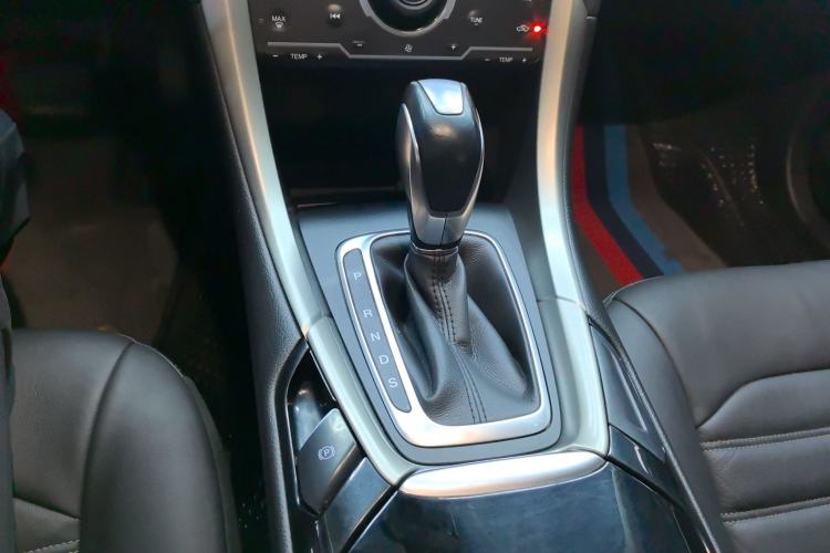 Used Ford Mondeo 2013 2.0L GTDi 200 Fashion Edition Gear Lever