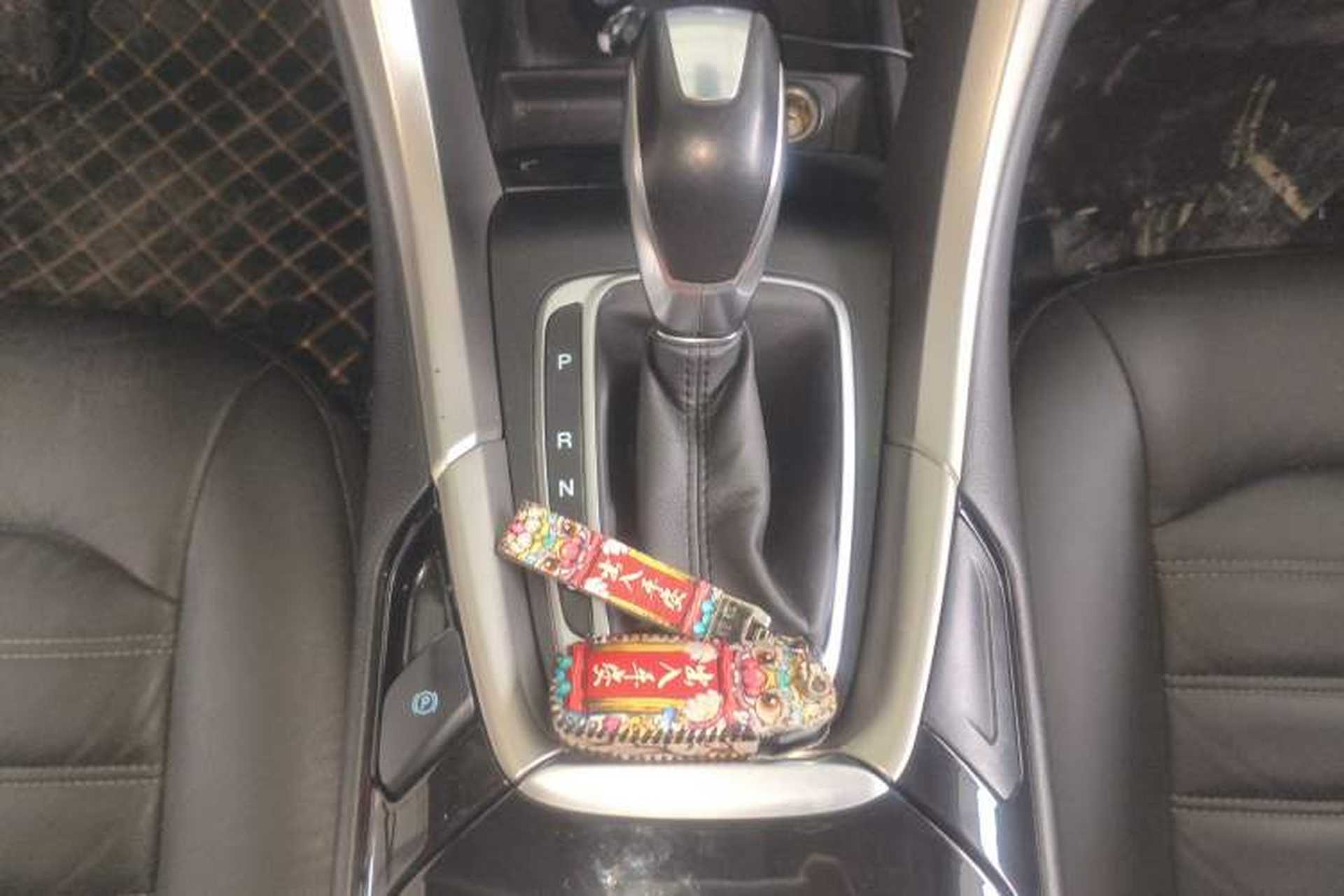 Used Ford Mondeo 2013 2.0L GTDi 200 Fashion Edition Gear Lever