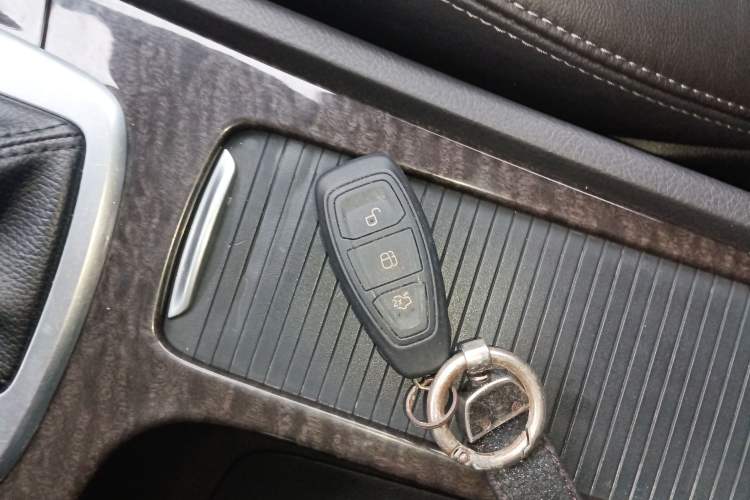 Used Ford Mondeo 2013 2.3L Luxury Model Interior 1
