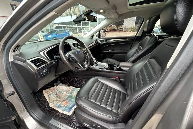 Used Ford Mondeo 2013 2.0L GTDi 200 Luxury Model Interior 1