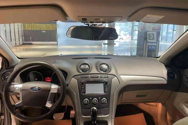 Used Ford Mondeo 2013 2.3L Fashion Edition Interior 1