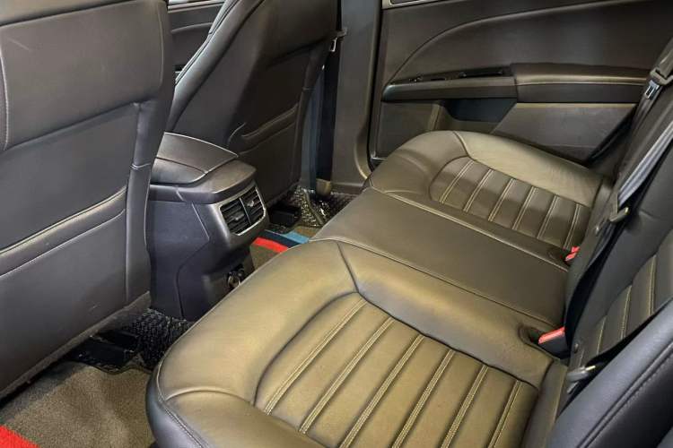 Used Ford Mondeo 2013 2.0L GTDi 200 Fashion Edition Interior 2