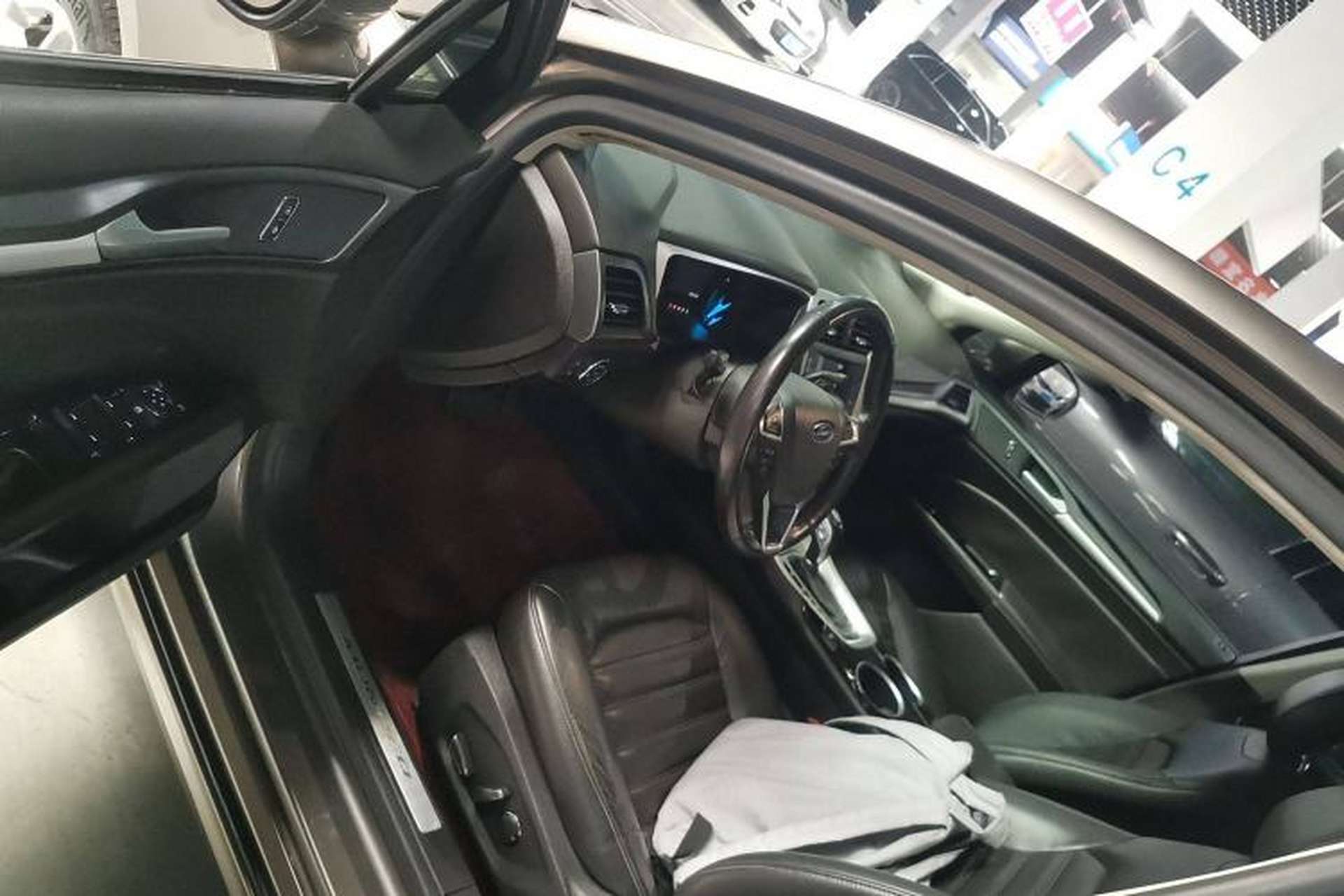 Used Ford Mondeo 2013 1.5L GTDi180 Fashion Edition Interior 3