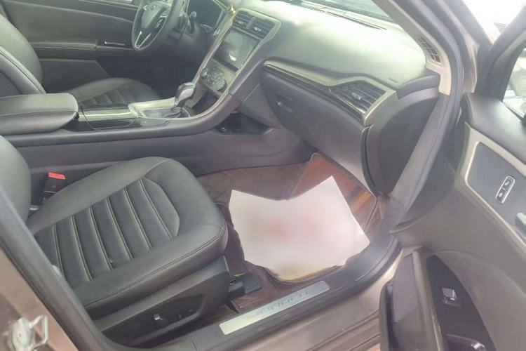 Used Ford Mondeo 2013 2.0L GTDi 200 Fashion Edition Interior 5