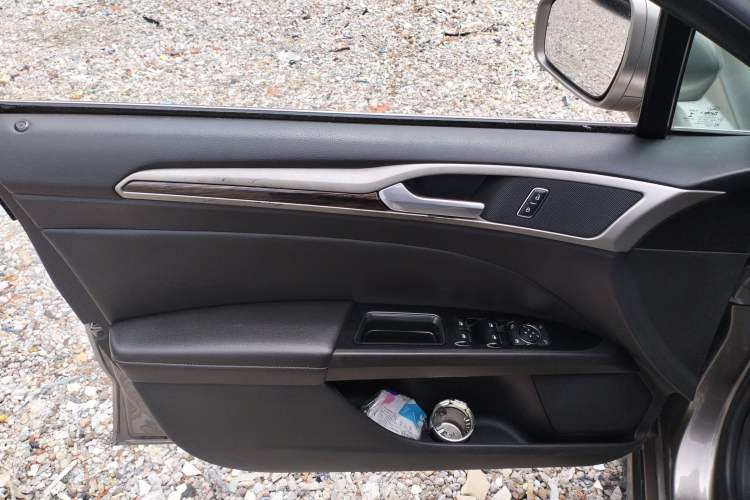 Used Ford Mondeo 2013 2.0L GTDi 200 Luxury Model Left Front Door Interior