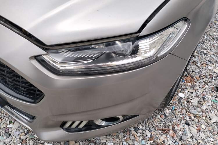Used Ford Mondeo 2013 2.0L GTDi 200 Luxury Model Left Front Headlight