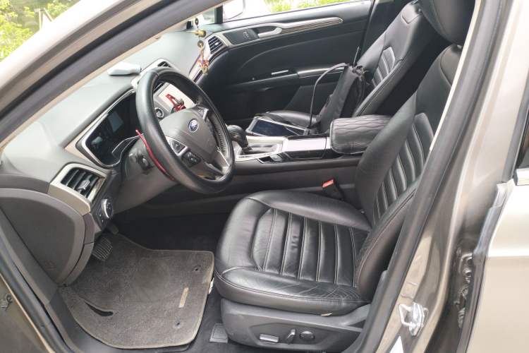 Used Ford Mondeo 2013 2.0L GTDi 200 Luxury Model Left Front Seat