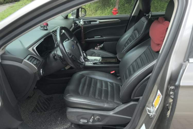 Used Ford Mondeo 2013 2.0L GTDi 200 Fashion Edition Left Front Seat