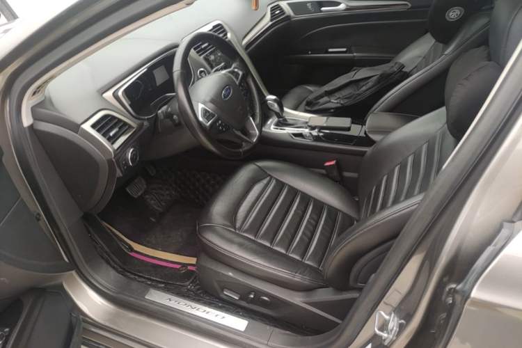Used Ford Mondeo 2013 2.0L GTDi 200 Luxury Model Left Front Seat