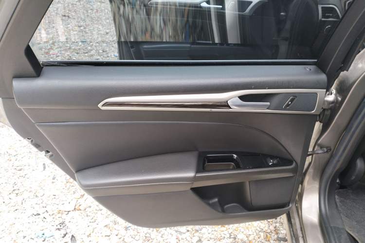 Used Ford Mondeo 2013 2.0L GTDi 200 Luxury Model Left Rear Door Interior