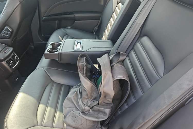 Used Ford Mondeo 2013 2.0L GTDi240 Flagship Edition Left Rear Seat
