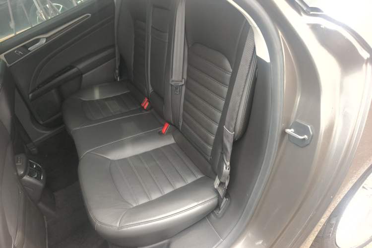 Used Ford Mondeo 2013 2.0L GTDi240 Flagship Edition Left Rear Seat