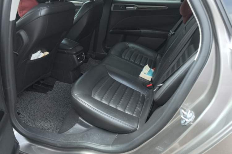 Used Ford Mondeo 2013 2.0L GTDi 200 Fashion Edition Left Rear Seat
