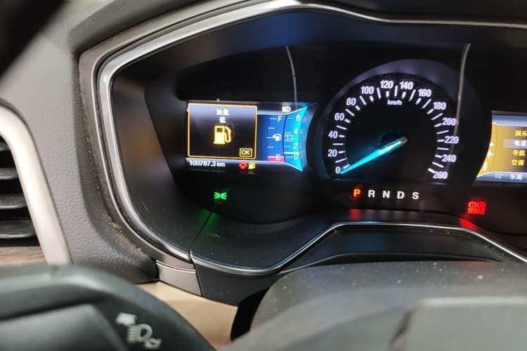 Used Ford Mondeo 2013 2.0L GTDi 200 Luxury Model Odometer Close Up