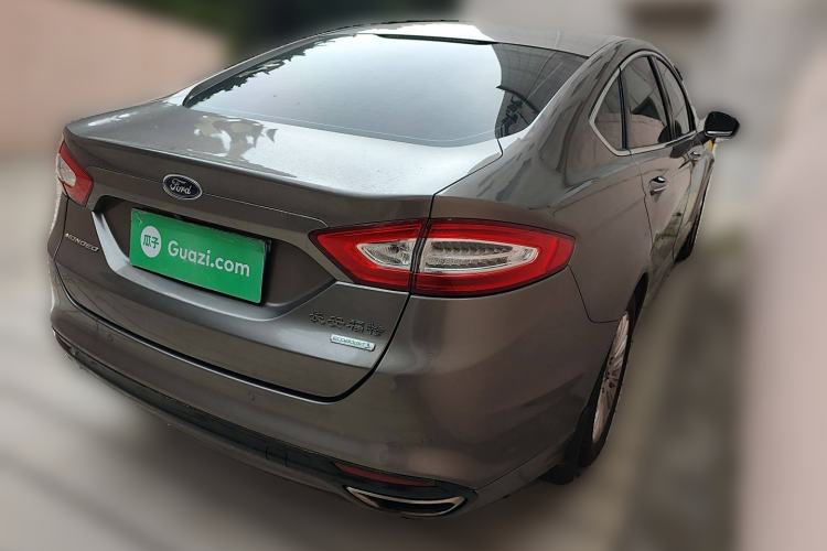 Used Ford Mondeo 2013 2.0L GTDi 200 Luxury Model Rear Right 45 Deg