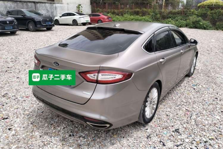 Used Ford Mondeo 2013 2.0L GTDi 200 Luxury Model Rear Right 45 Deg