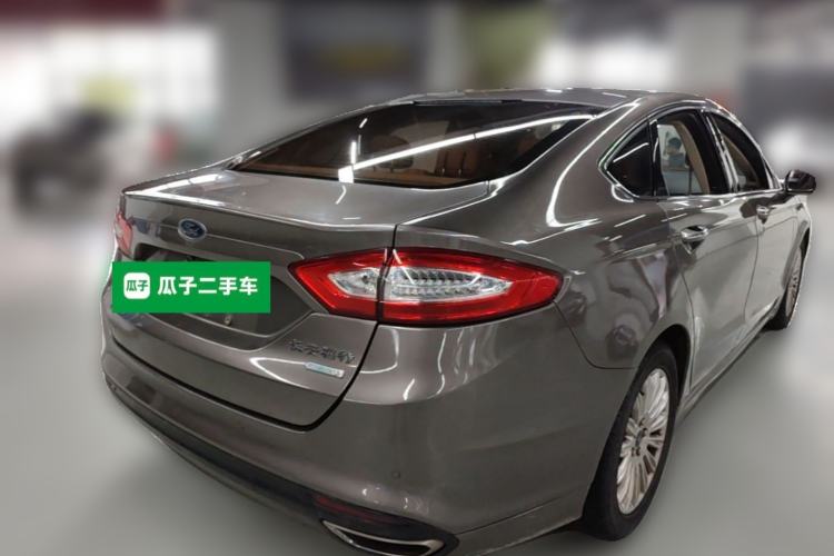 Used Ford Mondeo 2013 2.0L GTDi 200 Luxury Model Rear Right 45 Deg