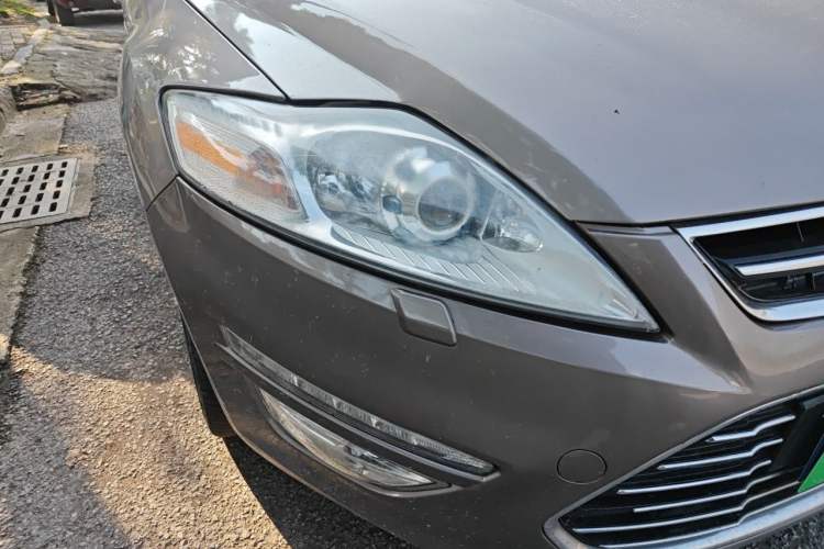 Used Ford Mondeo 2013 2.3L Luxury Model Right Front Headlight