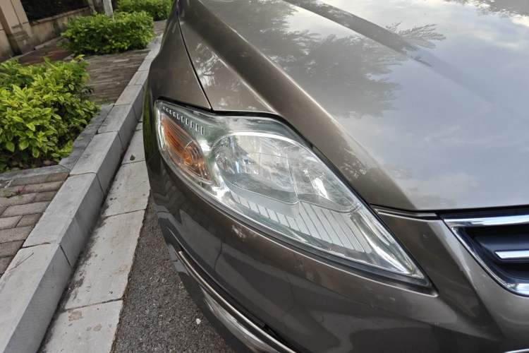 Used Ford Mondeo 2013 2.3L Fashion Edition Right Front Headlight