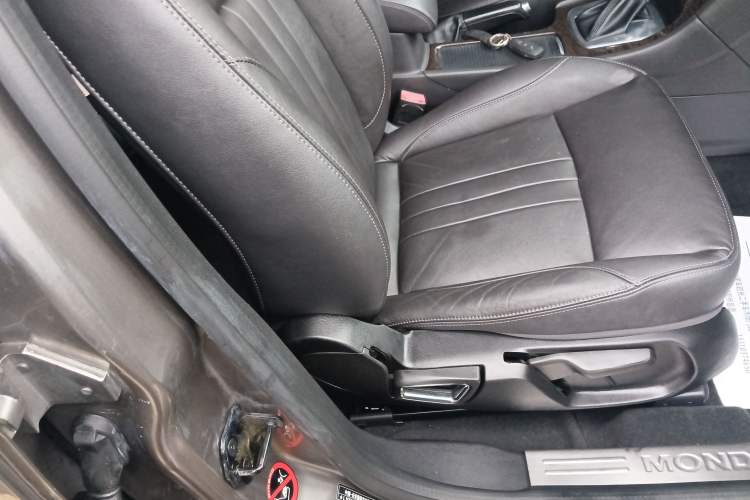 Used Ford Mondeo 2013 2.3L Luxury Model Right Front Seat