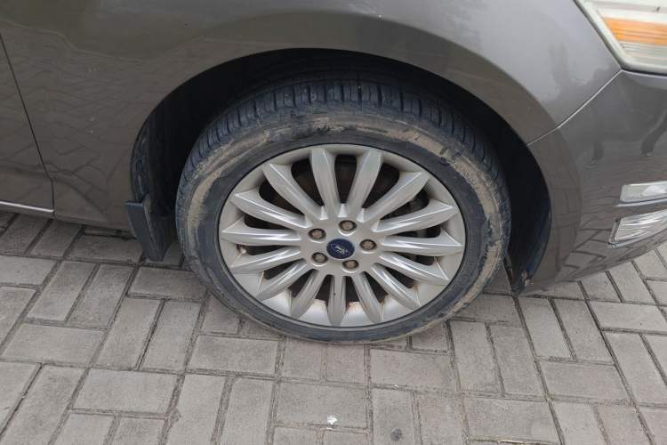 Used Ford Mondeo 2013 2.3L Luxury Model Right Front Wheel Hub