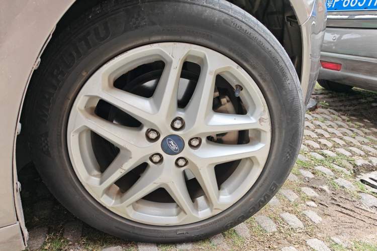Used Ford Mondeo 2013 1.5L GTDi180 Fashion Edition Right Front Wheel Hub